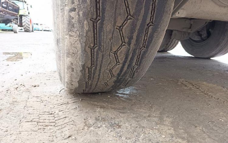 BENALU SEMI REMORQUE BENNE BASCULANTE – 3 ESSIEUX – PTAC 38 TONNES – ANNEE 2017  EQ-235-EH