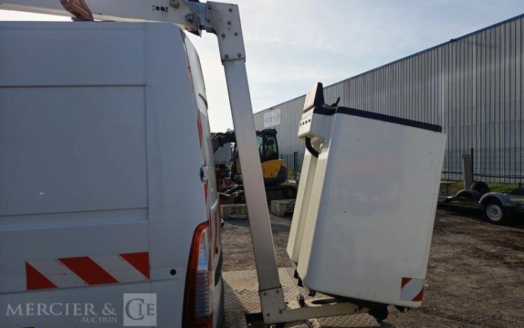 RENAULT MASTER AVEC NACELLE VERSALIFT ETL32-125 12A14M  ET-155-RJ