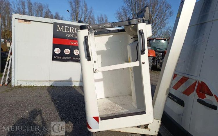 RENAULT MASTER AVEC NACELLE VERSALIFT ETL32-125 12A14M  ET-155-RJ