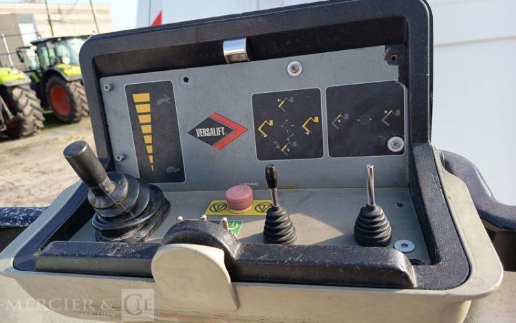 RENAULT MASTER AVEC NACELLE VERSALIFT ETL32-125 12A14M  ET-155-RJ