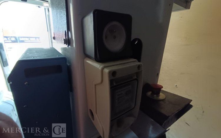 RENAULT MASTER AVEC NACELLE VERSALIFT ETL32-125 12A14M  ET-155-RJ