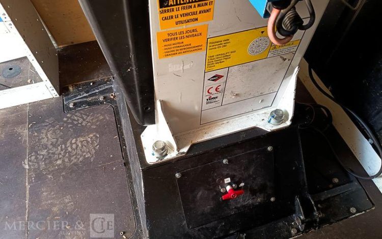 RENAULT MASTER AVEC NACELLE VERSALIFT ETL32-125 12A14M  ET-155-RJ