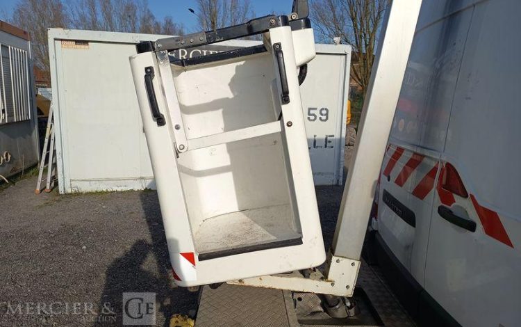 RENAULT MASTER AVEC NACELLE VERSALIFT ETL32-125 12A14M  ET-155-RJ