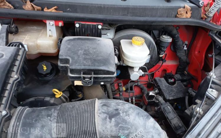 IVECO DAILY 35C12 BENNE AVEC COFFRE ACIER DIESEL – 148746 KMS – ANNEE 2018 ROUGE EW-088-QD