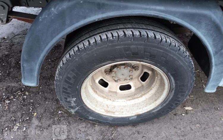 IVECO DAILY 35C12 BENNE AVEC COFFRE ACIER DIESEL – 148746 KMS – ANNEE 2018 ROUGE EW-088-QD