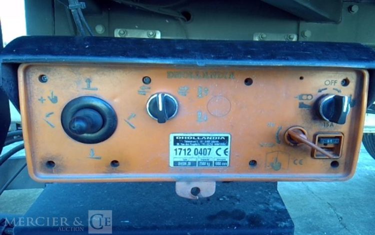 IVECO STRALIS 330E6 CAISSE HAYON FRIGO 6X2 PTAC 26T BLANC EX-153-FB