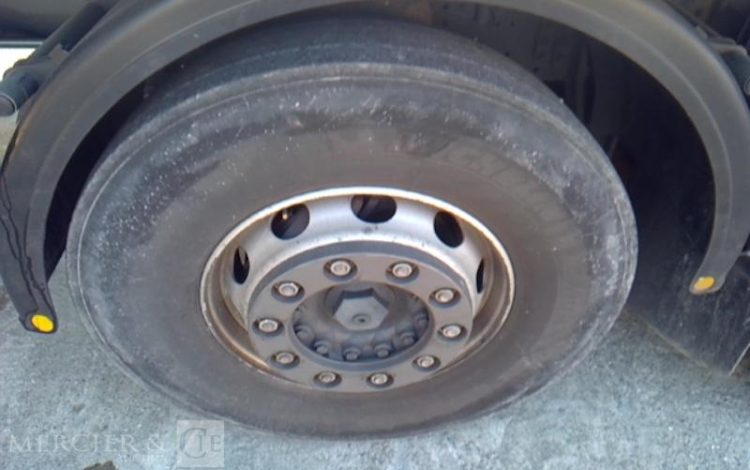 IVECO STRALIS 330E6 CAISSE HAYON FRIGO 6X2 PTAC 26T BLANC EX-153-FB