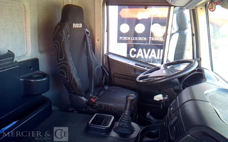 IVECO STRALIS 330E6 CAISSE HAYON FRIGO 6X2 PTAC 26T BLANC EX-153-FB