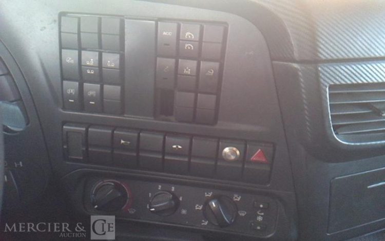 IVECO STRALIS 330E6 CAISSE HAYON FRIGO 6X2 PTAC 26T BLANC EX-153-FB