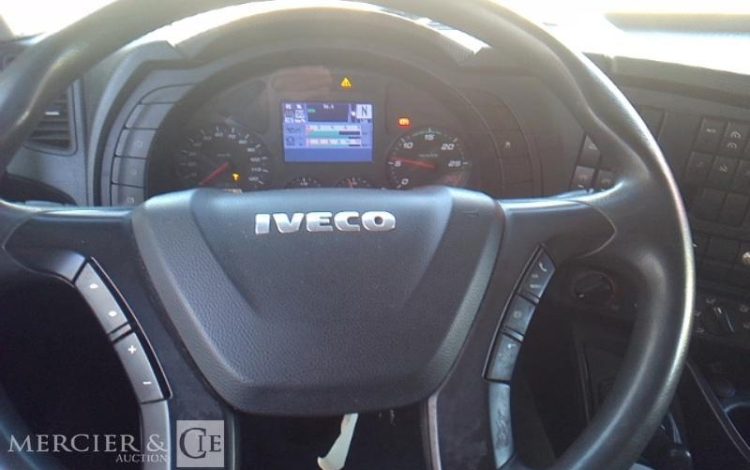 IVECO STRALIS 330E6 CAISSE HAYON FRIGO 6X2 PTAC 26T BLANC EX-153-FB