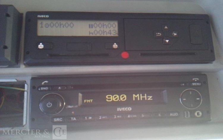 IVECO STRALIS 330E6 CAISSE HAYON FRIGO 6X2 PTAC 26T BLANC EX-153-FB