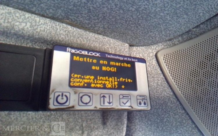 IVECO STRALIS 330E6 CAISSE HAYON FRIGO 6X2 PTAC 26T BLANC EX-153-FB