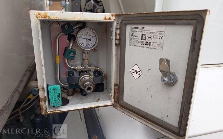 IVECO PORTEUR FOURGON GNC 19T  EX-807-XS