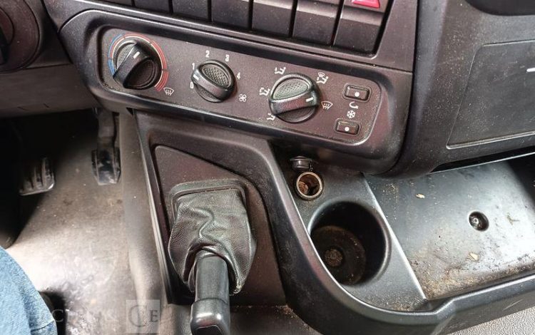 IVECO PORTEUR FOURGON GNC 19T  EX-807-XS