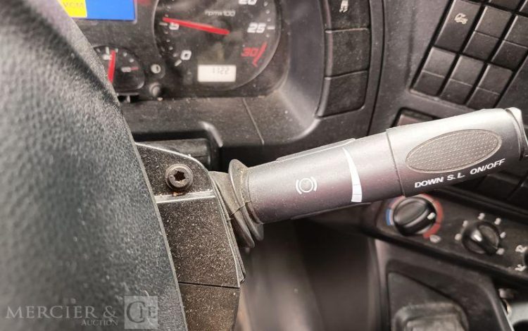 IVECO PORTEUR FOURGON GNC 19T  EX-807-XS