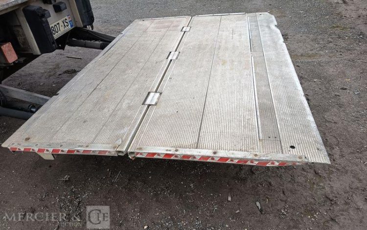 IVECO PORTEUR FOURGON GNC 19T  EX-807-XS