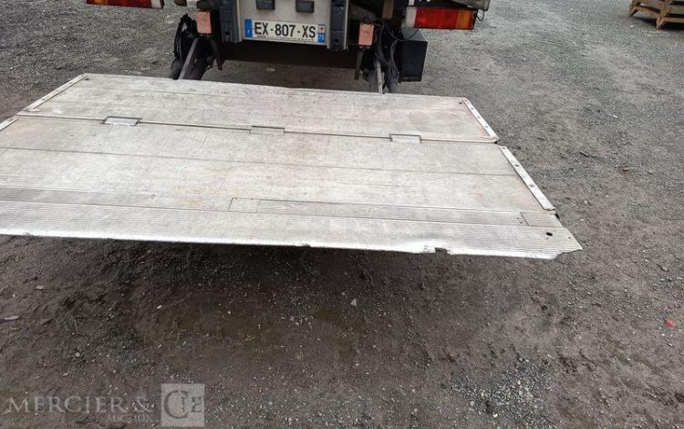 IVECO PORTEUR FOURGON GNC 19T  EX-807-XS