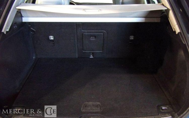 VOLVO XC60 2.0 D4 190ch MOMENTUM GEARTRONIC GRIS FA-785-WA