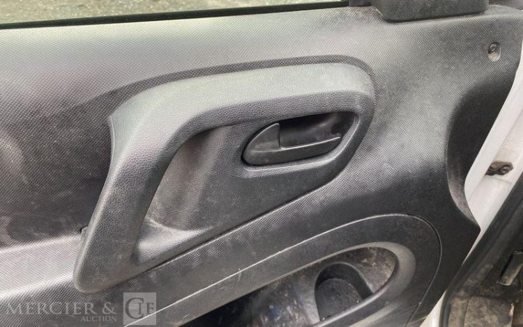 PEUGEOT PARTNER STD 100CH PACK BLANC FB-073-HS