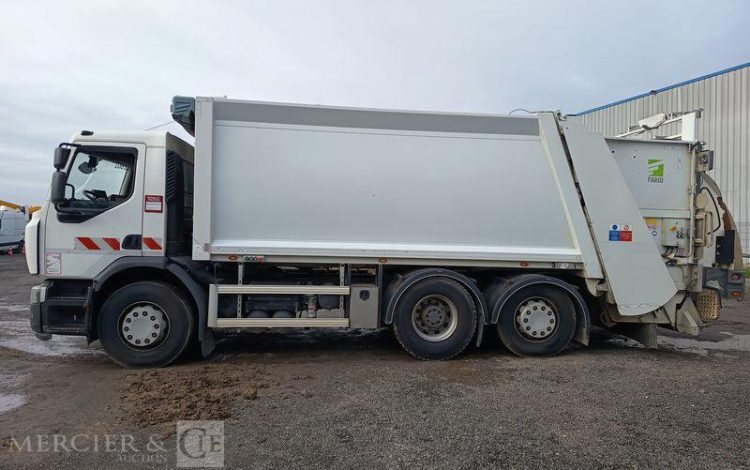 RENAULT D WIDE  FC-134-TY