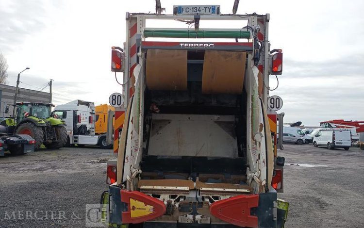 RENAULT D WIDE  FC-134-TY