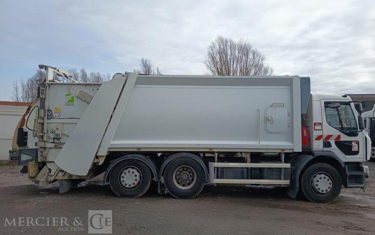 RENAULT D WIDE  FC-134-TY