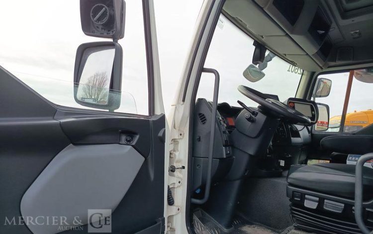 RENAULT D WIDE  FC-134-TY