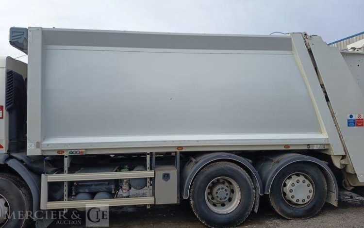 RENAULT D WIDE  FC-134-TY