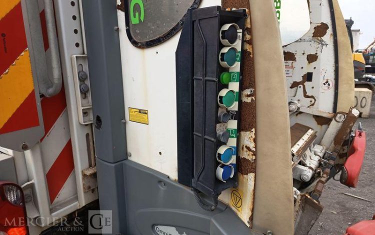 RENAULT D WIDE  FC-134-TY