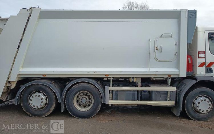 RENAULT D WIDE  FC-134-TY