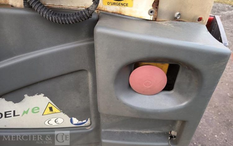 RENAULT D WIDE  FC-134-TY