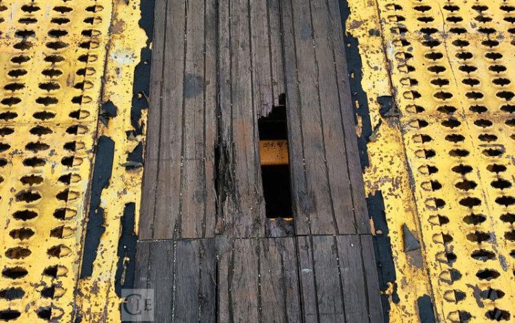 LOUAULT SEMI REMORQUE PORTE ENGIN SR34 3 ESSIEUX – PTAC 45 TONNES –  FC-354-HY