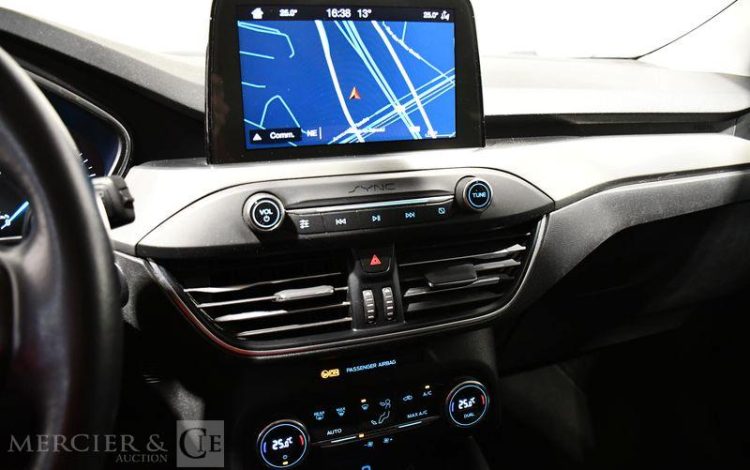 FORD FOCUS 1.0 SCTI ECOBOOST 125ch TITANIUM BLANC FF-607-SN