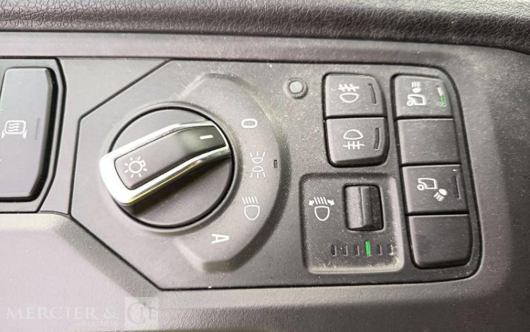 SCANIA PORTEUR FOURGON GNC 19T  FG-927-TT