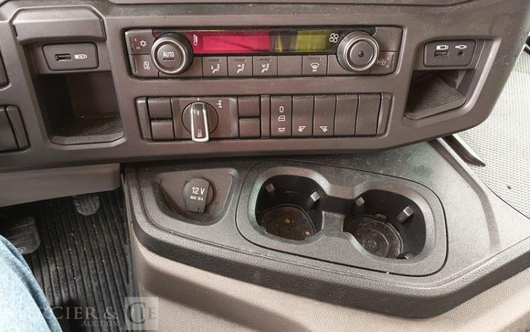 SCANIA PORTEUR FOURGON GNC 19T  FG-927-TT