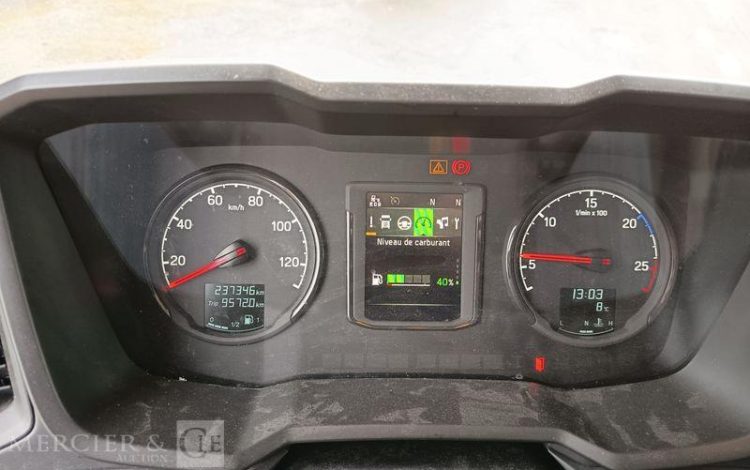 SCANIA PORTEUR FOURGON GNC 19T  FG-927-TT