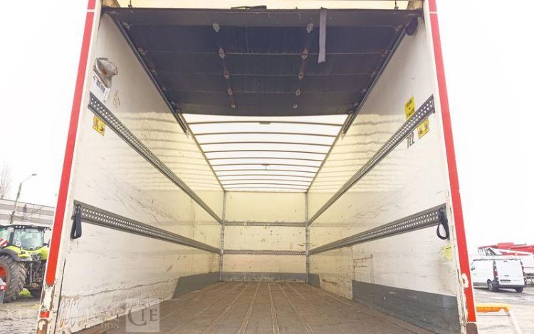 SCANIA PORTEUR FOURGON GNC 19T  FG-927-TT