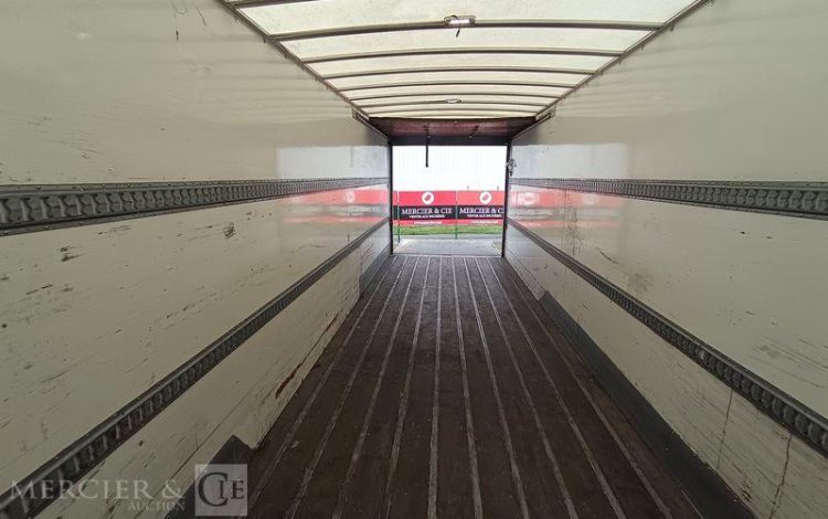 SCANIA PORTEUR FOURGON GNC 19T  FG-927-TT