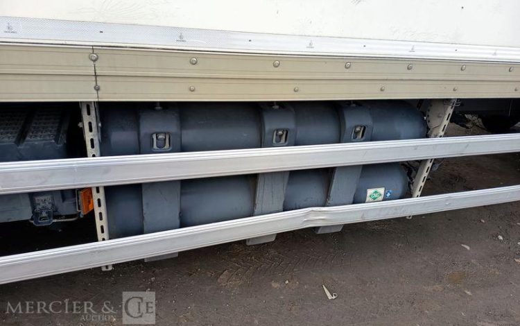 SCANIA PORTEUR FOURGON GNC 19T  FG-927-TT