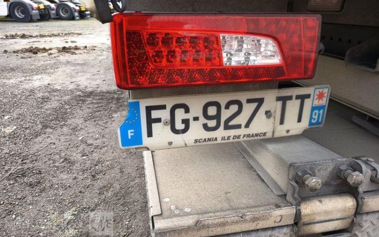 SCANIA PORTEUR FOURGON GNC 19T  FG-927-TT