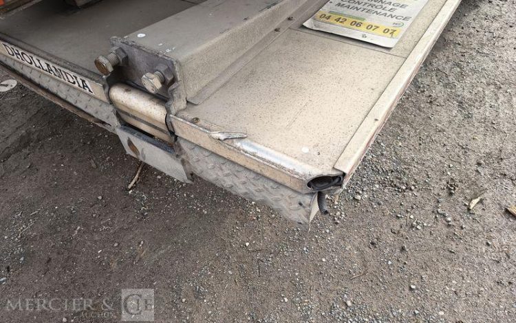 SCANIA PORTEUR FOURGON GNC 19T  FG-927-TT