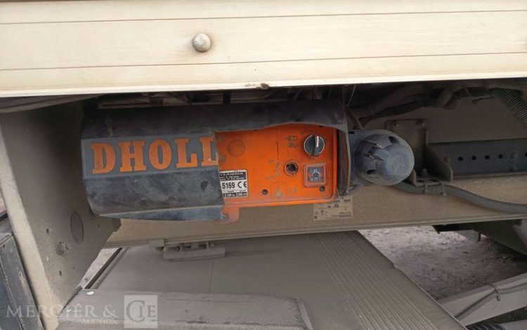 SCANIA PORTEUR FOURGON GNC 19T  FG-927-TT