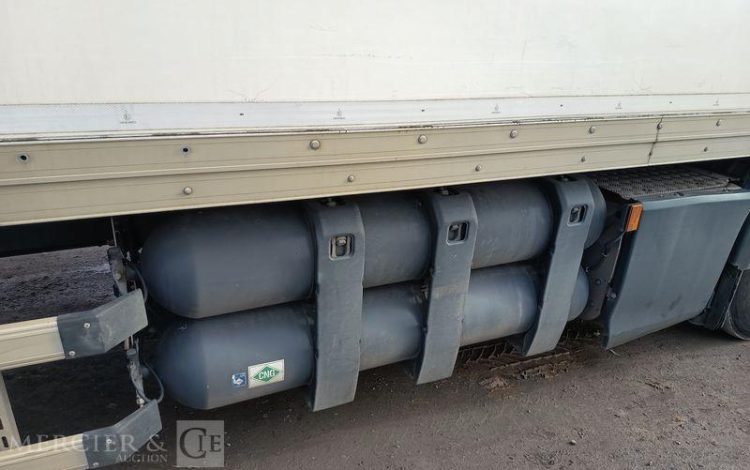 SCANIA PORTEUR FOURGON GNC 19T  FG-927-TT