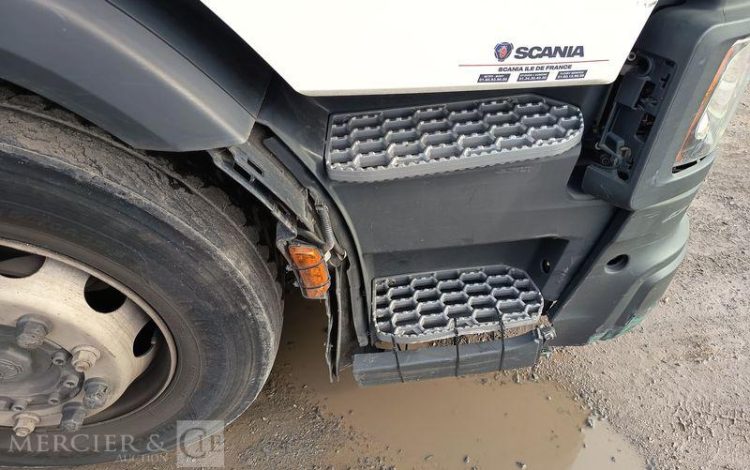 SCANIA PORTEUR FOURGON GNC 19T  FG-927-TT