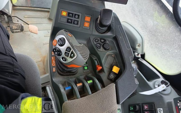 CLAAS TRACTEUR AGRICOLE AXION 830 CMATIC DIESEL – 3353 HEURES – ANNEE 2019  FJ-992-NF