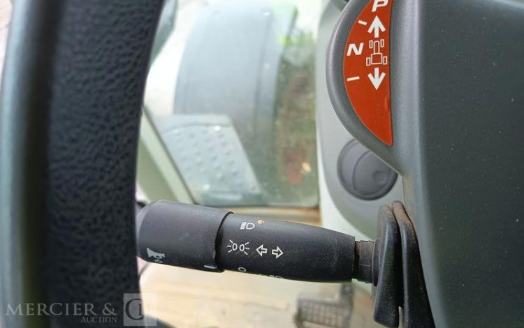 CLAAS TRACTEUR AGRICOLE AXION 830 CMATIC DIESEL – 3353 HEURES – ANNEE 2019  FJ-992-NF