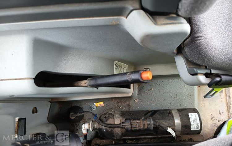 CLAAS TRACTEUR AGRICOLE AXION 830 CMATIC DIESEL – 3353 HEURES – ANNEE 2019  FJ-992-NF