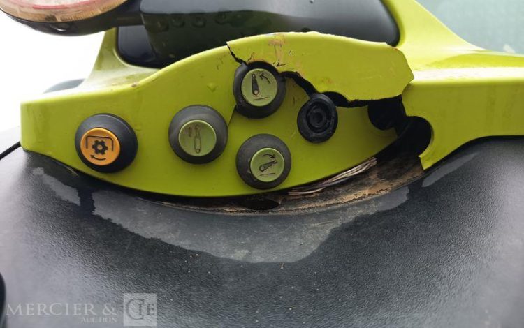 CLAAS TRACTEUR AGRICOLE AXION 830 CMATIC DIESEL – 3353 HEURES – ANNEE 2019  FJ-992-NF