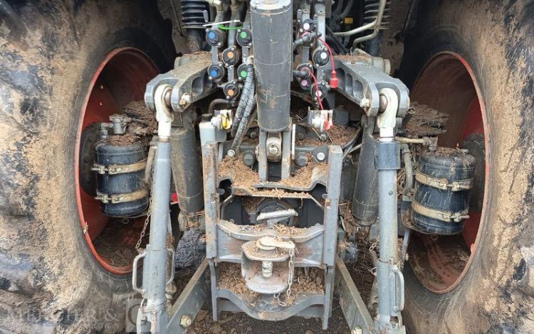 CLAAS TRACTEUR AGRICOLE AXION 830 CMATIC DIESEL – 3353 HEURES – ANNEE 2019  FJ-992-NF