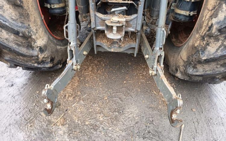 CLAAS TRACTEUR AGRICOLE AXION 830 CMATIC DIESEL – 3353 HEURES – ANNEE 2019  FJ-992-NF